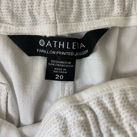 NWT Athleta Farallon Printed Jogger in Spliced Magic Veil Grey size 20 - Picture 9 of 9